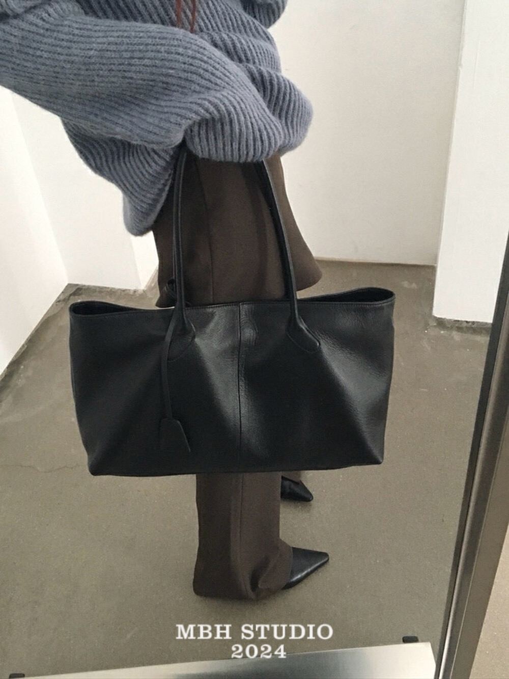 MBH Top Grain Leather Tote Bag Autumn Winter Suede Commuter Large Capacity Shoulder Bag with Charm - Image 4