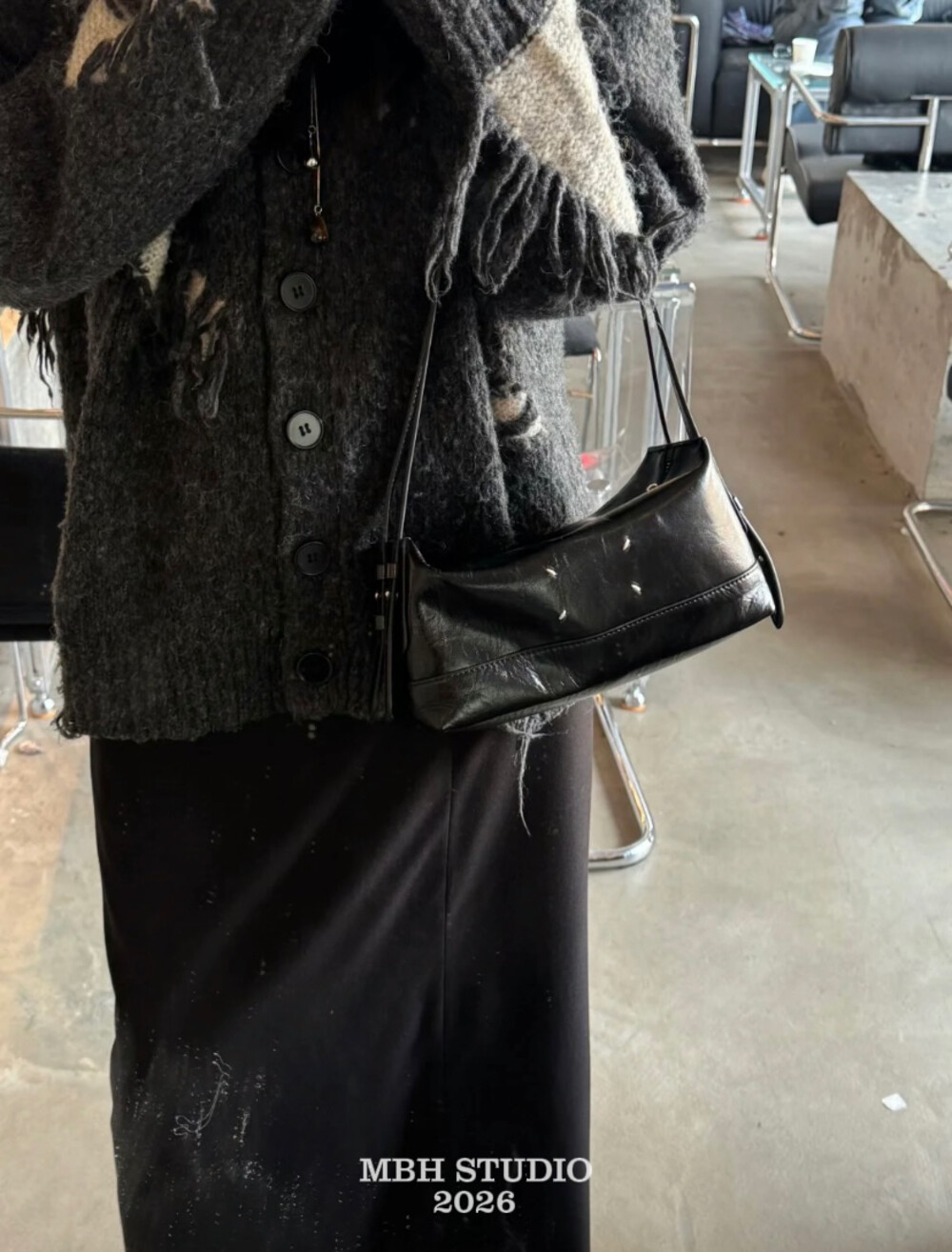 MBH Minimalist Hand-Stitched Four-Corner Thread Margiela Hobo Bag with Dual Shoulder Straps Versatile Commuter Handbag Shoulder Bag - Image 3